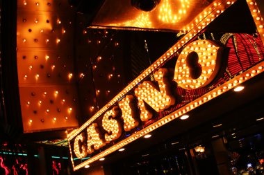 Live dealer streaming Hood vs Wolf on blipzi mobile app